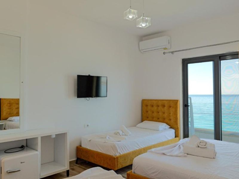 Quadruple Room with Sea View